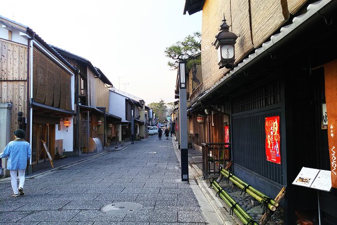 Kyoto Early Riser Platinum One-Day Walking Tour - Fushimi Inari-taisha torii tunnel: the best way to see it