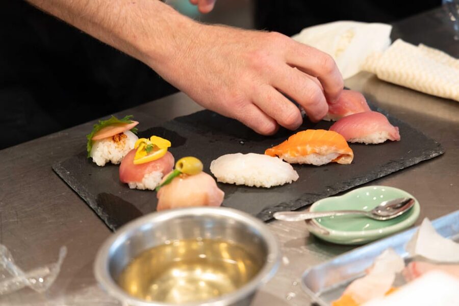 Kyoto: Enjoy Sushi & Market Tour! Best for Family & Couple! - Seasonal sightseeing tips that help your next day