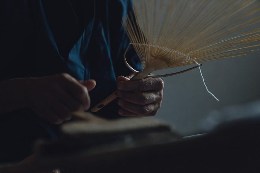 Kyoto:Explore & Create Your Own traditional KYOMARU UCHIWA - Starting at KOMARUYA Sumii reception, then learning the uchiwa basics