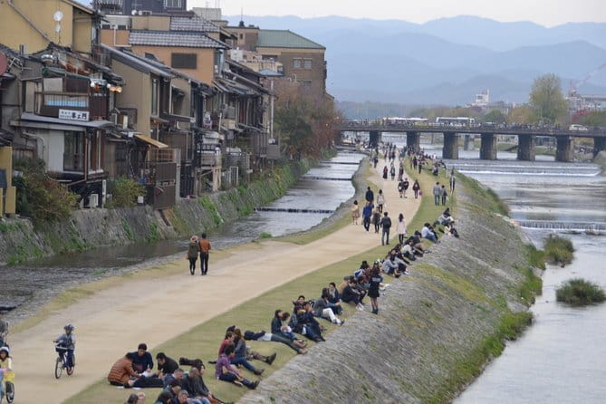 KYOTO Explore Top Highlights by Private Walking Tour - Gion and the Walk Toward Ninenzaka: Neighborhood Time, Not Just Photos