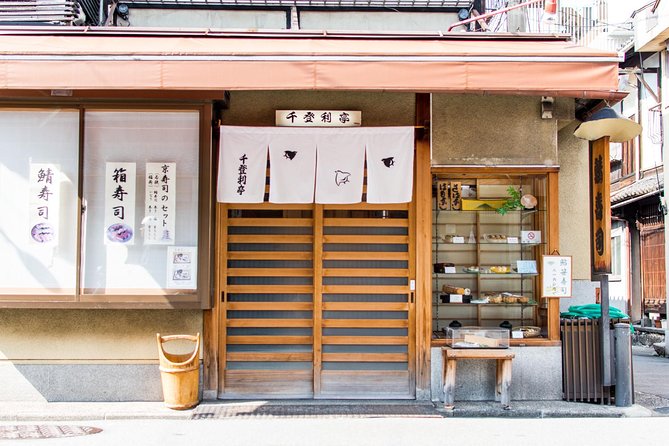 Kyoto Foodie Night Tour - Drinks included: beer or sake, plus how to enjoy it without getting pushed