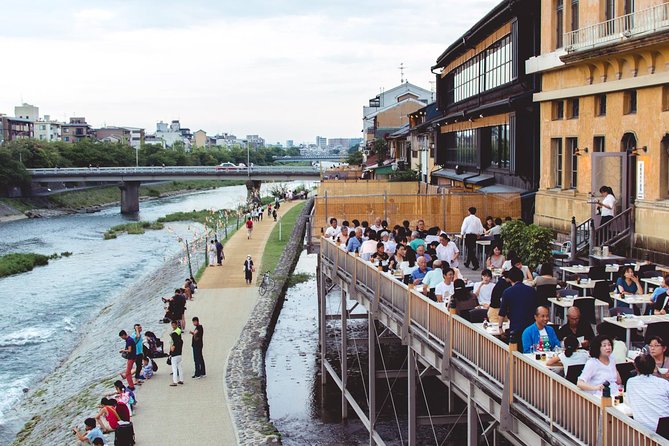 Kyoto Foodie Night Tour - Your guide matters, and the reviews give you clues