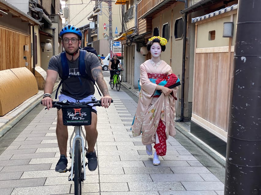 Kyoto: Full-Day City Highlights Bike Tour with Light Lunch - The small-group advantage (up to 8) and why it matters