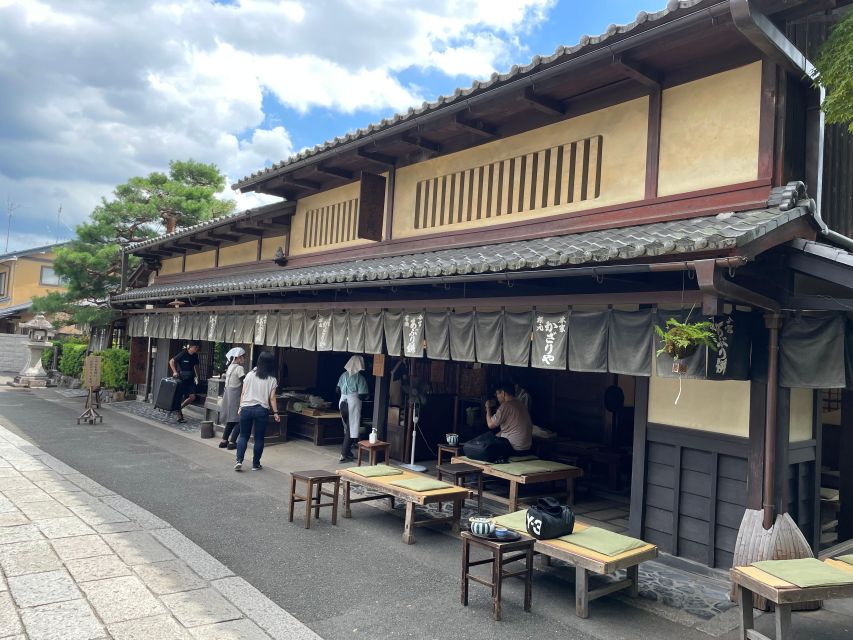Kyoto: Fully customizable your own tour in the old capital - Nishiki Market and Food Stops: Eating Like You Mean It