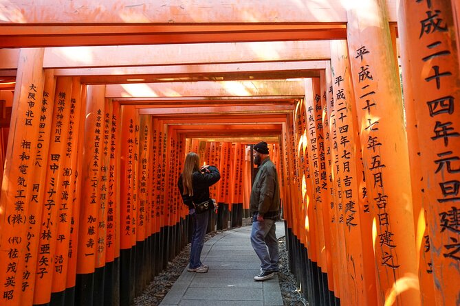 Kyoto: Fushimi Inari Hidden Hike (Private) - DSLR photo support, and how to use it for better shots