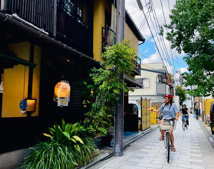Kyoto: Fushimi Inari Shrine and Tofukuji Temple E-Bike Tour - First pedal, first lesson: meeting in Kyoto and getting safe fast