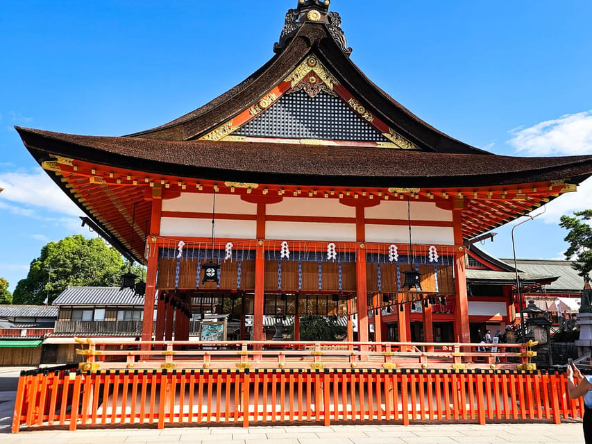 Kyoto: Fushimi Inari Taisha Guided Walking Tour - The guided walking flow, with a street-food stop that makes sense