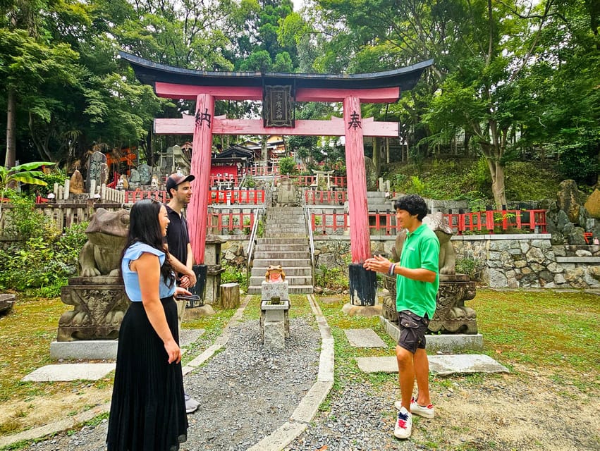 Kyoto: Fushimi Inari Taisha Guided Walking Tour - Torii gates, photos, and how not to get stuck in gate-only mode