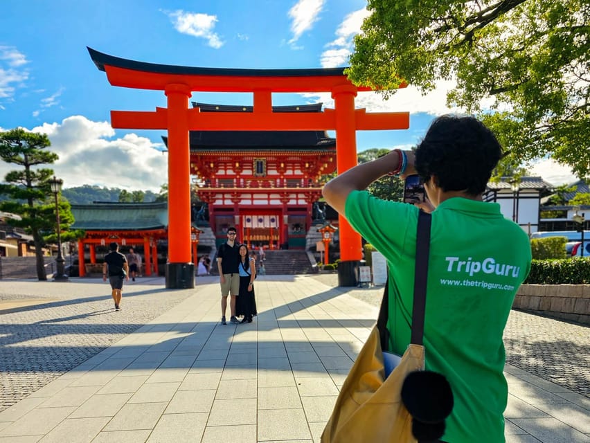 Kyoto: Fushimi Inari Taisha Guided Walking Tour - Meeting at Daily Yamazaki Fushimi Inari Shrine (and how to find your guide fast)