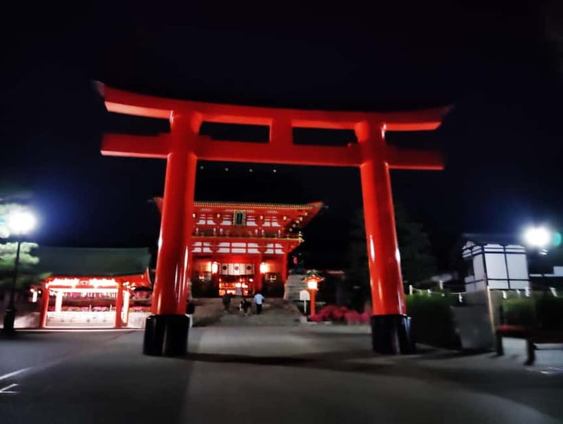 Kyoto: Fushimi Inari Taisha Night Tour with Guide - Fox Guardians and Shrine History as You Walk