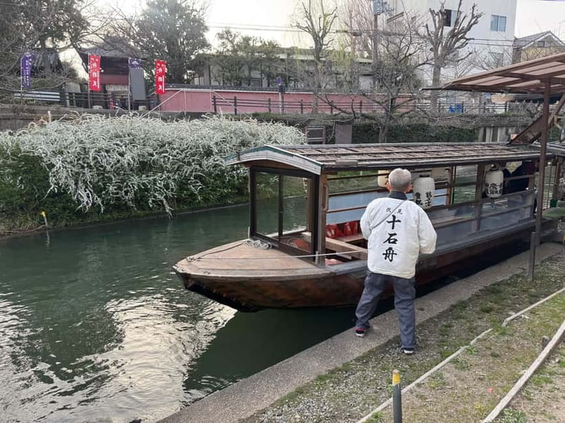 Kyoto: Fushimi Sake District Tour with Boat Ride - Coffee in a restored Meiji-era building, a satisfying landing