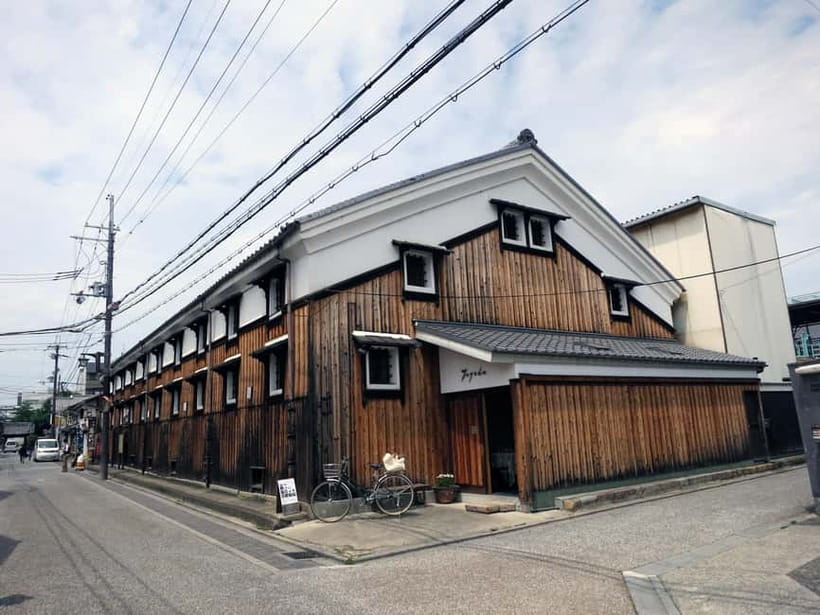 Kyoto: Fushimi Sake District Tour with Boat Ride - Timing, waiting, and comfort on the day
