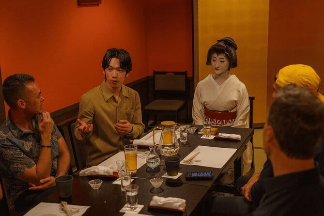 Kyoto: Geisha Dinner & Gion Cultural Walk - How the guide shapes the whole evening