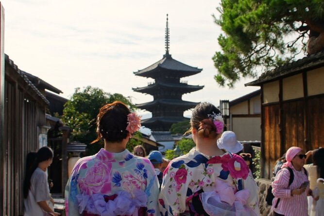 Kyoto: Gion and Geisha District Walking Tour - Why Gion is best experienced as a focused walking tour
