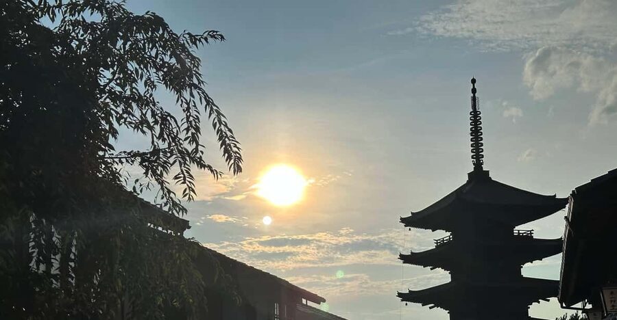 Kyoto: Gion & Geisha district evening tour - Why This Evening Geisha Walk Feels Different