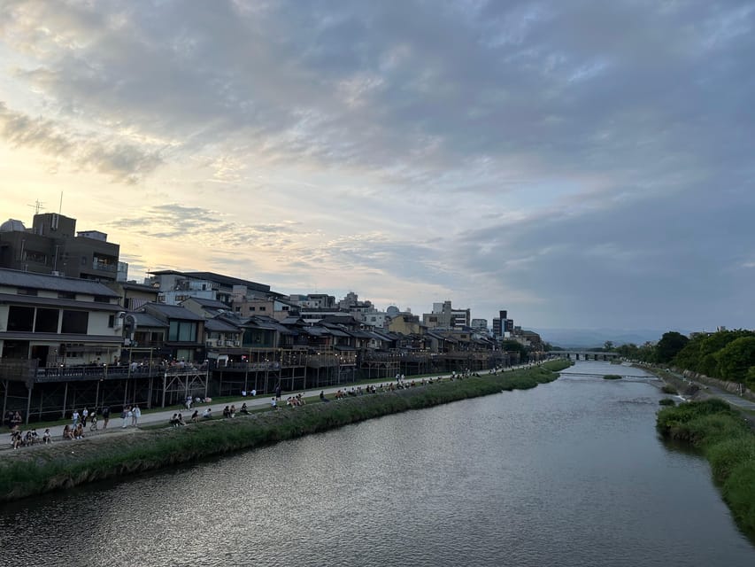 Kyoto: Gion & Geisha district evening tour - The Meeting Point: Izumo-no-Okuni and the Story Opens Immediately