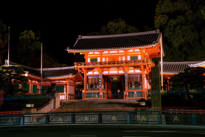 Kyoto: Gion Geisha District & Sake-in-Hand Walking Tour - Yasui-Konpiragu Shrine: a quick ritual stop with meaning