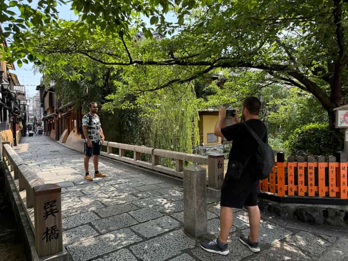 Kyoto: Gion Geisha District & Yasaka Shrine Walking Tour - Key highlights that make this walk worth it