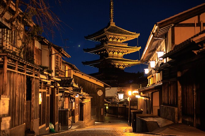 Kyoto Gion Night Tour: Discover Geisha District and Hidden Gems - Stop 5: Sannenzaka and Ninenzaka, stone steps and old wooden shops