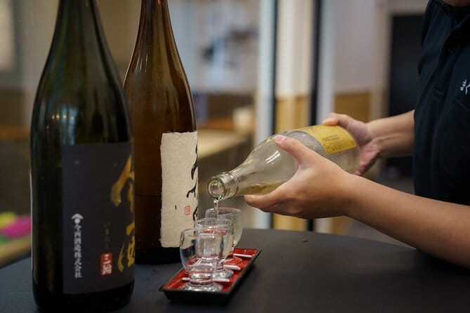 Kyoto: Gion & Pontocho Food Tour with 13 Dishes - Evening food in Kyoto: why Gion and Pontocho at 7:00 pm works