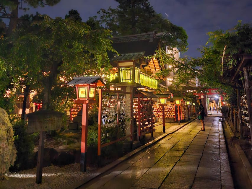 Kyoto: Gion Sunset Walking Tour with Local Guide - Why Gion at sunset changes the whole experience