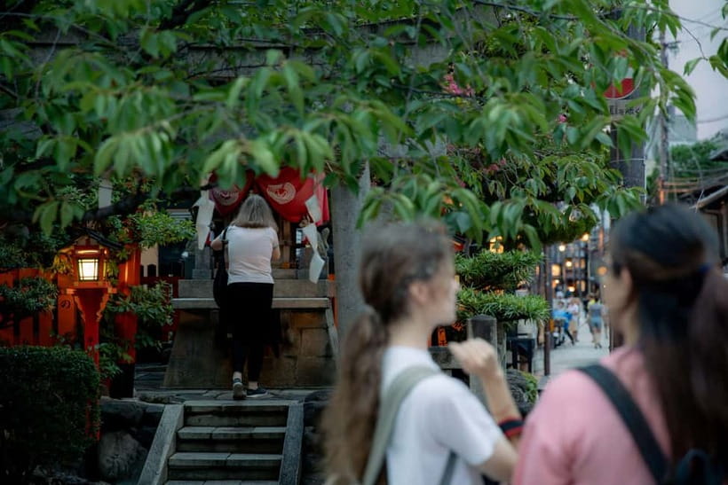 Kyoto: Gion World of the Geisha Guided Walking Tour - Tips to Get More Out of the Walk
