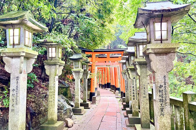 Kyoto Half Day Highlights Tour - Fushimi Inari Taisha: torii gate tunnels and the uphill you actually feel