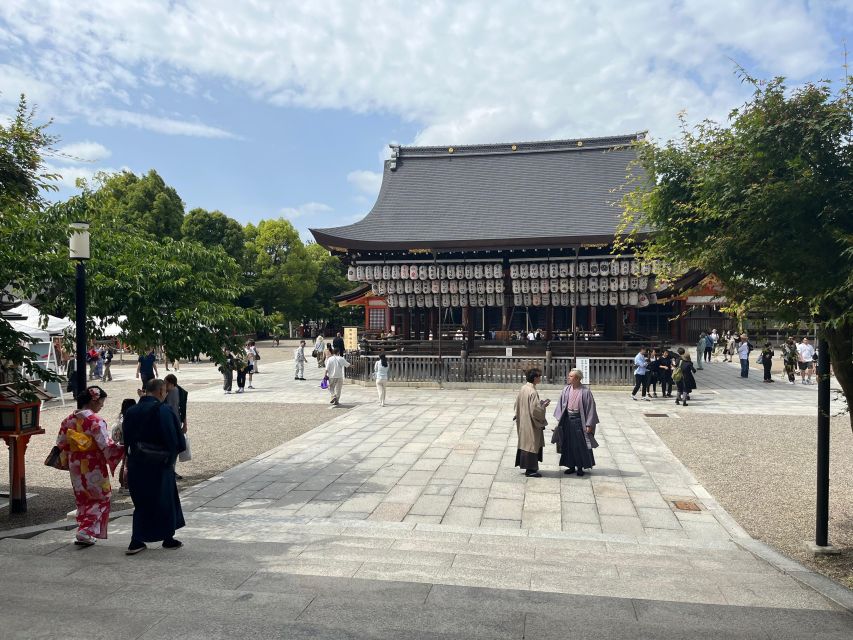 Kyoto: Half-Day Private Guided Tour to the Old Town of Gion - Maruyama Park for nature breaks and seasonal beauty