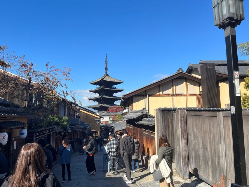 Kyoto: Half-Day Private Guided Tour to the Old Town of Gion - Hanamikoji Street and kyomachiya, where the old-town feeling clicks