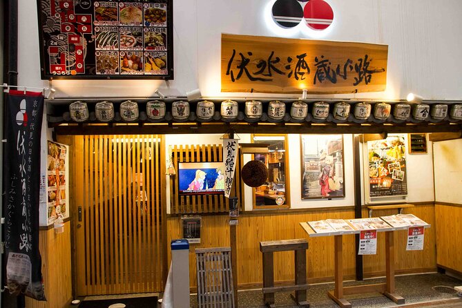 Kyoto Hidden Gem Food Tour in Fushimi - Where you meet and how to find the tour quickly