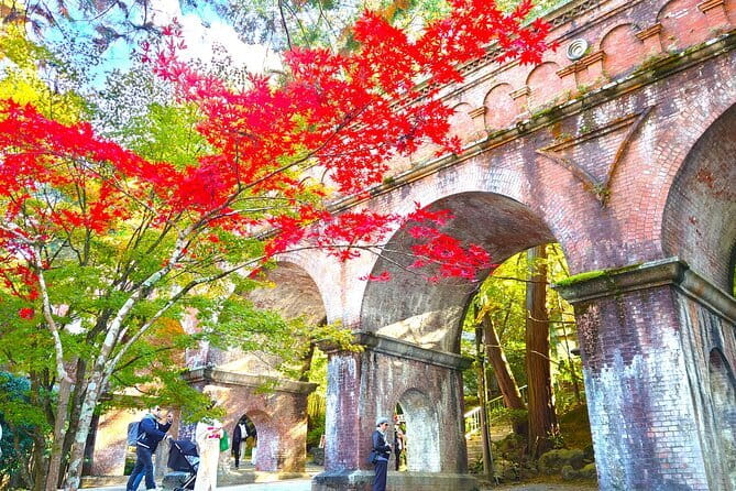 Kyoto: Higashiyama Slow Cycling Tour along the quiet waterfront - BROMPTON + slow pace, the Kyoto combo that feels human