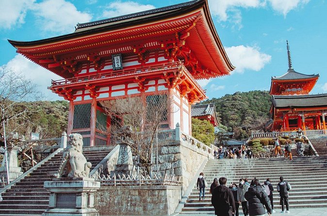 Kyoto Higashiyama Walking Private Tour - Sannenzaka: the slope, the shops, and the moment before Kiyomizu-dera