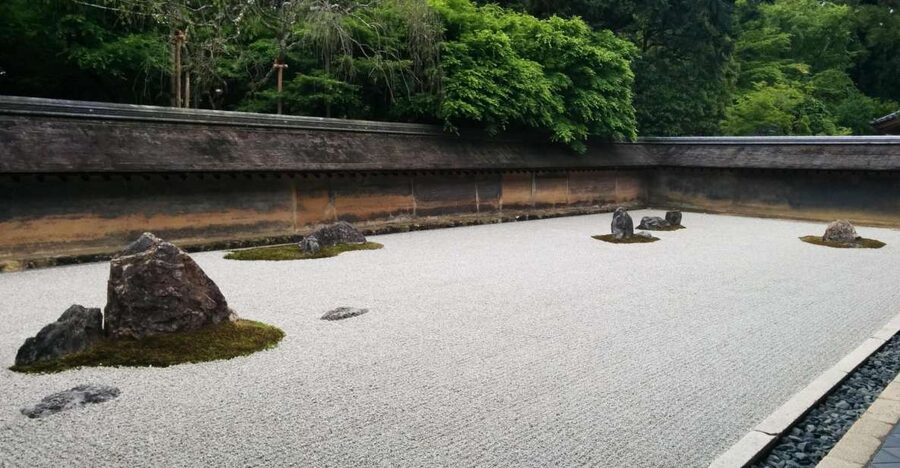 Kyoto Highlights 7-Hour Private Guided Tour - Southeast Route: Sake Brewery, Fushimi Inari, Sanjusangendo, Kiyomizudera and the Ninenzaka or Sannenzaka Walk
