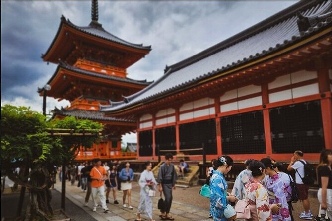 Kyoto Highlights Eastern Western Northern and Southern Routes - Honmachi gardens and Tsutenkyo Bridge for autumn-minded seasonal magic