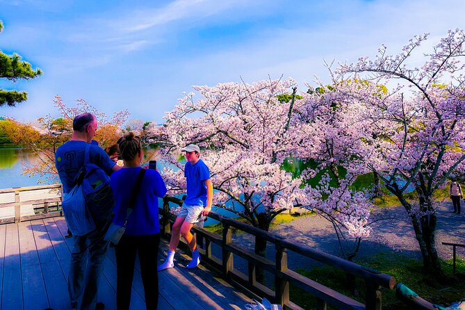 Kyoto Highlights & Hidden Gems in Nature (Private Van Eng-Guide) - Geisha street by car, Heian Jingu’s giant torii, and Fushimi Inari’s gates