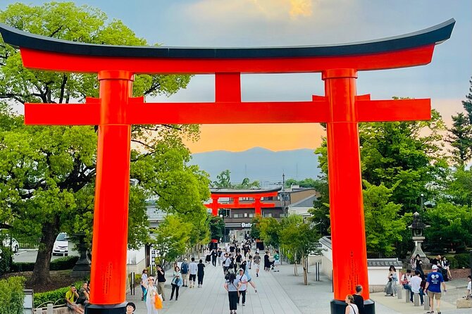 Kyoto Highlights Private Car Day Tour with English Speaking Guide - Stop 1: Arashiyama Bamboo Forest and Tenryu-ji Time