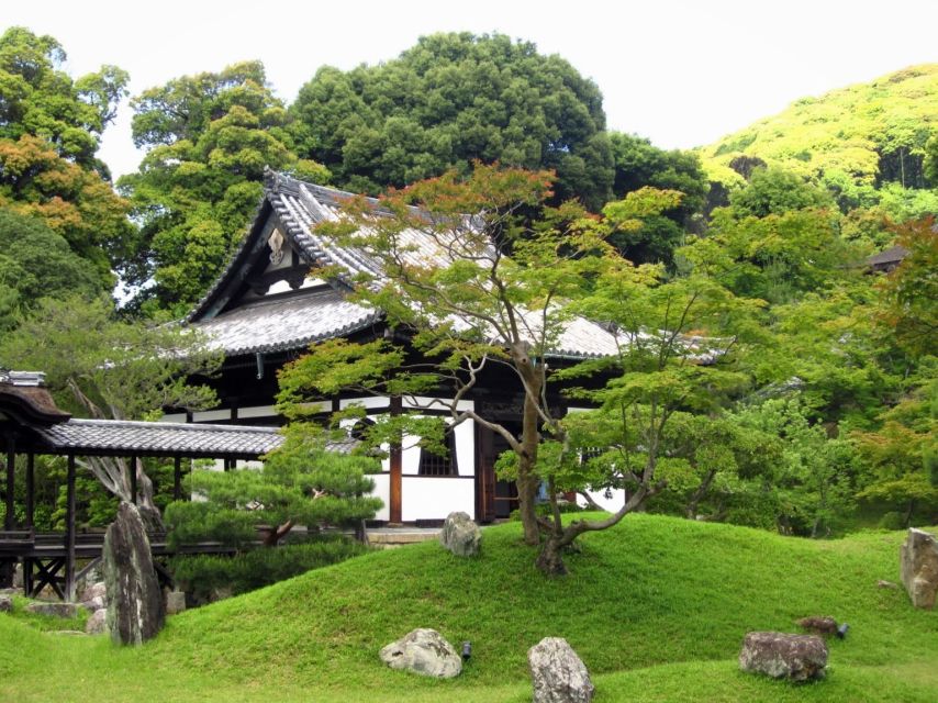 Kyoto: Historic Higashiyama Walking Tour - Price and value, $106 for temples, guide time, and transportation