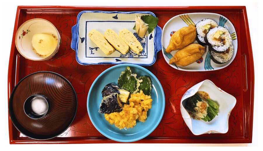Kyoto Home Cooking Class ＆Supermarket tour near Fushimiinari - Lunch in a traditional Japanese room, with garden views