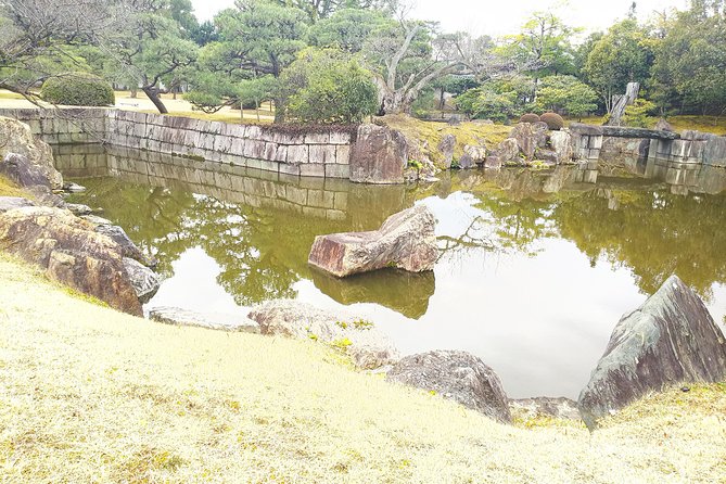 Kyoto Imperial Palace and Nijo Castle Walking Tour - Nishiki Market in 30 minutes: shopping speed, food focus