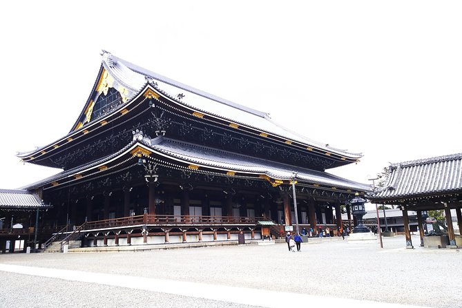 Kyoto Imperial Palace and Nijo Castle Walking Tour - Nijo Castle: shogun power, painted doors, and a strict kind of beauty