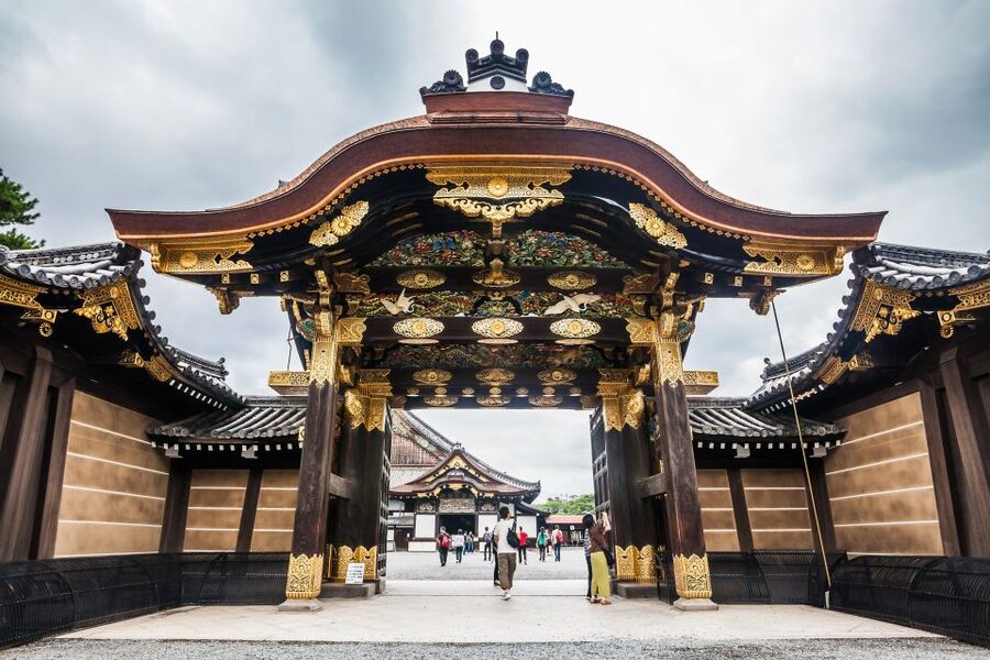 Kyoto: Imperial Palace & Nijo Castle Guided Walking Tour - The walking rhythm: how 3 hours actually feels