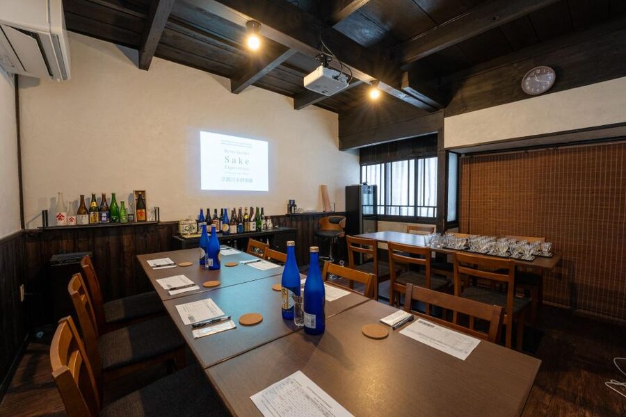 Kyoto: Insider Sake Experience with 7 Tastings and Snacks - Key things that make this Kyoto sake class work