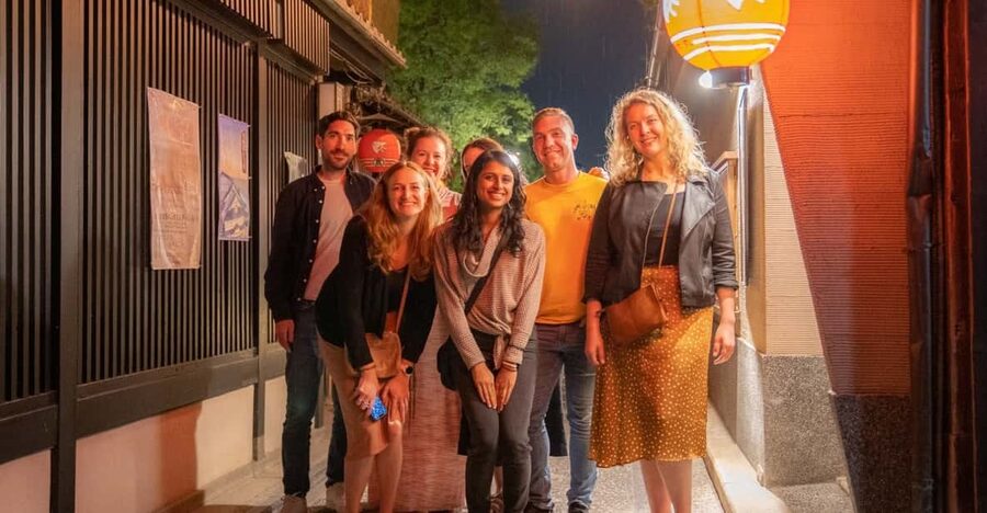 Kyoto: Izakaya Bars Guided Walking Tour - The First Stretch: Temples, Hidden Alleys, and Local Context
