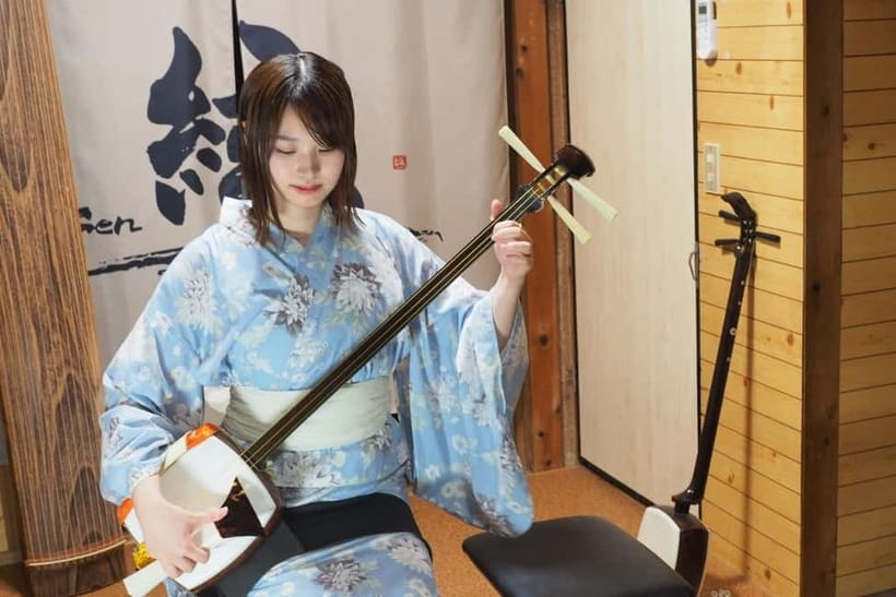Kyoto: Japanese Koto & Shamisen Concert and Koto Class - The Old Japanese House Setting, Up Close