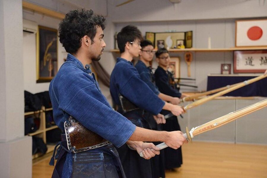 Kyoto: Kendo Samurai Experience Tour - Getting to the meeting point near Kyoto Station in 15 minutes