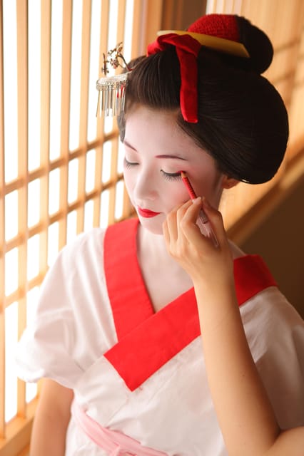 Kyoto kiyomizu Temple : Maiko and Samurai Couple Photoshoot - Getting there near Kiyomizu-michi bus stop, plus what to wear
