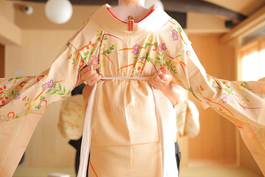 Kyoto kiyomizu Temple : Maiko and Samurai Couple Photoshoot - Who this Kyoto couple shoot is best for