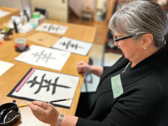 Kyoto: Local Home Visit and Japanese Calligraphy Class - How the one-hour lesson actually works