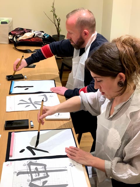 Kyoto: Local Home Visit and Japanese Calligraphy Class - The bonus that people do not expect: a real local home near Nijō Castle