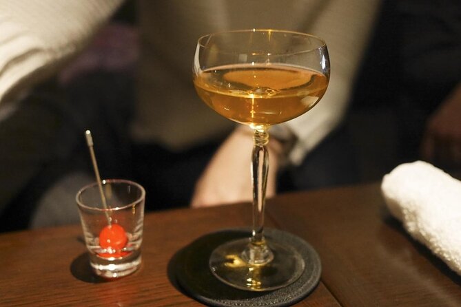 Kyoto Luxury Sake, Whisky and Cocktail Tour - At 5 pm, Gion turns into a drinks-and-story walk